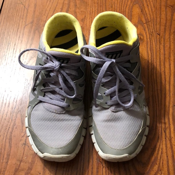 Nike Shoes - Nike Free Run 2
